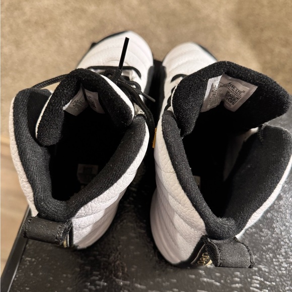 Air Jordan Retro 12 Taxi - Picture 5 of 6